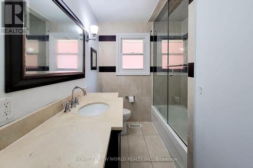 138 Rifle Range Road, Hamilton, ON - Indoor Photo Showing Bathroom