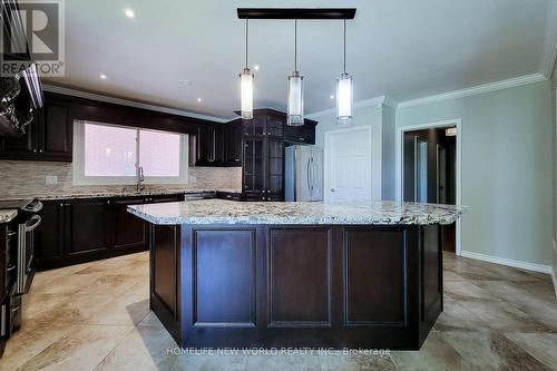 138 Rifle Range Road, Hamilton, ON - Indoor Photo Showing Kitchen With Upgraded Kitchen