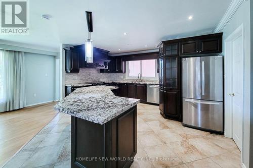 138 Rifle Range Road, Hamilton, ON - Indoor Photo Showing Kitchen With Upgraded Kitchen