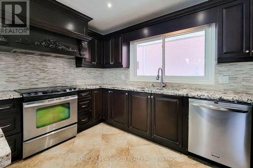 138 Rifle Range Road, Hamilton, ON - Indoor Photo Showing Kitchen With Upgraded Kitchen