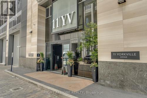 2113 - 11 YORKVILLE AVENUE , Toronto, Ontario M4W 0B7 2