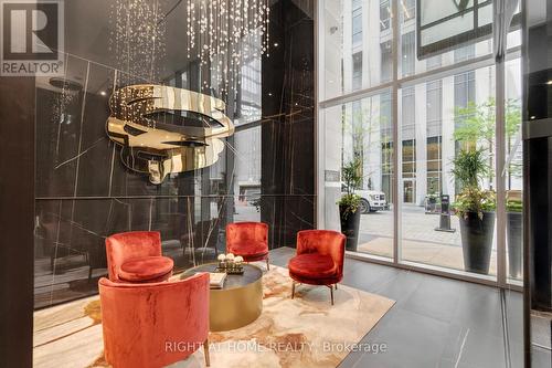 2113 - 11 YORKVILLE AVENUE , Toronto, Ontario M4W 0B7 4