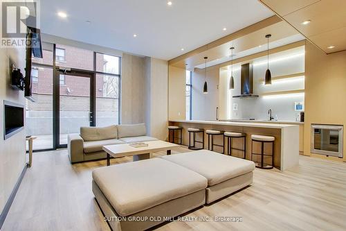 516 - 2369 Danforth Avenue, Toronto, ON - Indoor