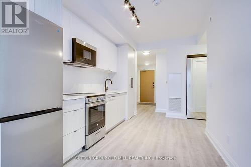 516 - 2369 Danforth Avenue, Toronto, ON - Indoor Photo Showing Kitchen