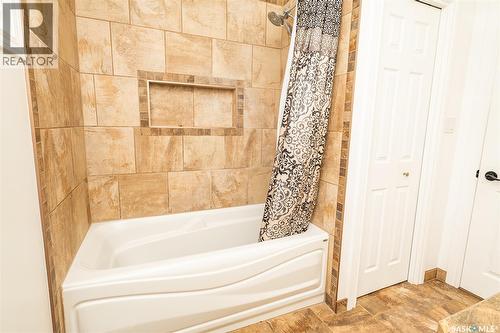 302 7Th Street E, Wynyard, SK - Indoor Photo Showing Bathroom