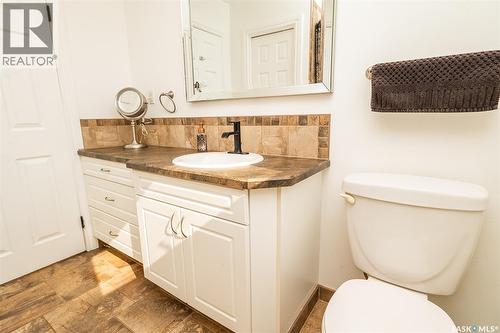 302 7Th Street E, Wynyard, SK - Indoor Photo Showing Bathroom