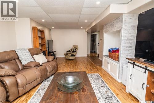 302 7Th Street E, Wynyard, SK - Indoor Photo Showing Living Room