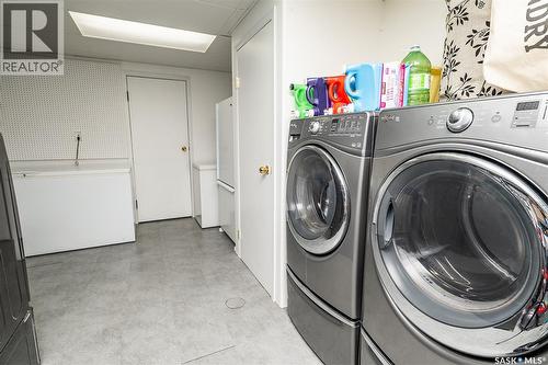 302 7Th Street E, Wynyard, SK - Indoor Photo Showing Laundry Room