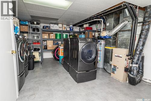 302 7Th Street E, Wynyard, SK - Indoor Photo Showing Laundry Room