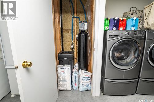 302 7Th Street E, Wynyard, SK - Indoor Photo Showing Laundry Room
