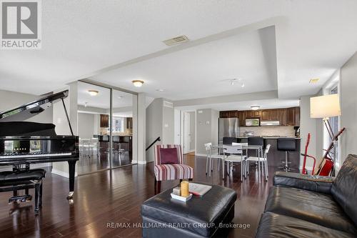 B - 1145 Longfields Drive, Ottawa, ON - Indoor Photo Showing Living Room