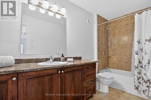 Main bathroom - B - 1145 Longfields Drive, Ottawa, ON - Indoor Photo Showing Bathroom