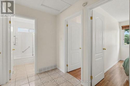 1331 Alloway Crescent, Ottawa, ON - Indoor Photo Showing Other Room