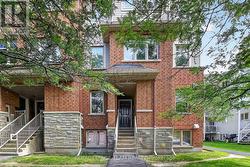 255 DEERCROFT AVENUE Ottawa, ON K2J 5J9