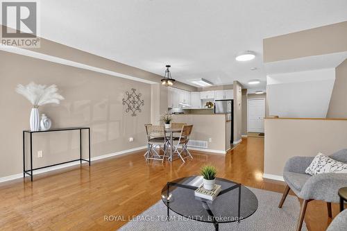 255 Deercroft Avenue, Ottawa, ON - Indoor Photo Showing Living Room