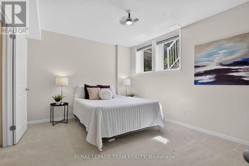 255 Deercroft Avenue, Ottawa, ON - Indoor Photo Showing Bedroom
