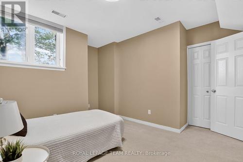 255 Deercroft Avenue, Ottawa, ON - Indoor Photo Showing Bedroom