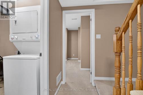 255 Deercroft Avenue, Ottawa, ON - Indoor Photo Showing Laundry Room