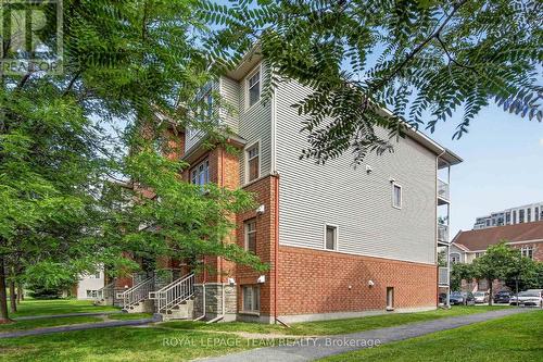 255 Deercroft Avenue, Ottawa, ON - Outdoor
