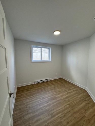 Chambre à coucher - 9 Rue Arnold, Huntingdon, QC - Indoor Photo Showing Other Room