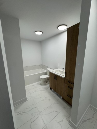 Salle de bains - 9 Rue Arnold, Huntingdon, QC - Indoor Photo Showing Bathroom
