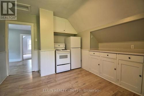 17 Prince Albert Street, St. Thomas, ON - Indoor Photo Showing Kitchen