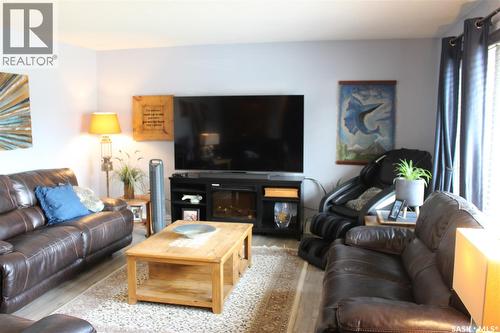 265 Saskatchewan Street, Central Butte, SK - Indoor Photo Showing Living Room