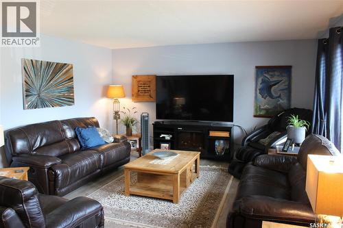 265 Saskatchewan Street, Central Butte, SK - Indoor Photo Showing Living Room