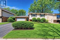 2165 DUNEDIN ROAD  Oakville, ON L6J 5V2