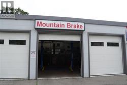 61 EAST 34TH Street  Hamilton, ON L8V 3W4