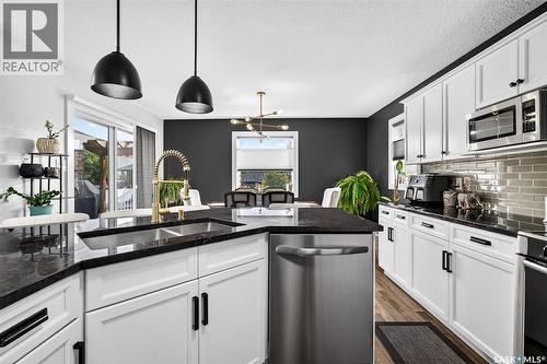 69 Goldenglow Drive, Moose Jaw, SK - Indoor Photo Showing Kitchen With Double Sink With Upgraded Kitchen