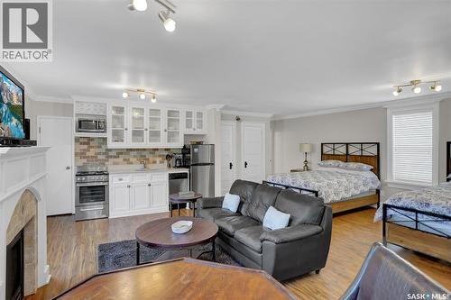 2216 Lorne Street, Regina, SK - Indoor