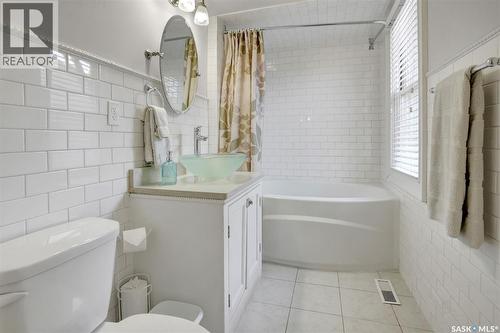2216 Lorne Street, Regina, SK - Indoor Photo Showing Bathroom