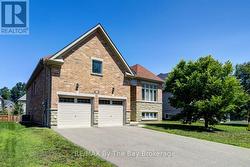 30 ALLEGRA DRIVE Wasaga Beach, ON L9Z 0H1
