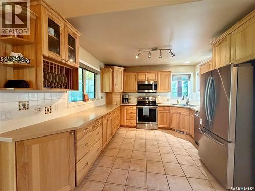 60 Estates Drive, Elk Ridge, SK - Indoor Photo Showing Kitchen With Stainless Steel Kitchen