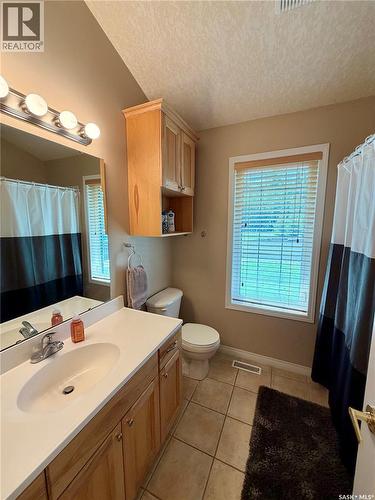 60 Estates Drive, Elk Ridge, SK - Indoor Photo Showing Bathroom
