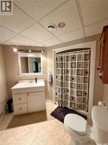 60 Estates Drive, Elk Ridge, SK - Indoor Photo Showing Bathroom