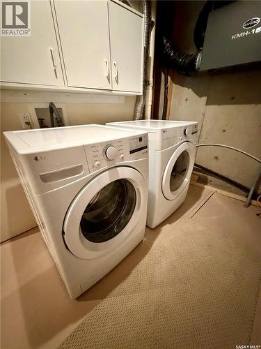 60 Estates Drive, Elk Ridge, SK - Indoor Photo Showing Laundry Room