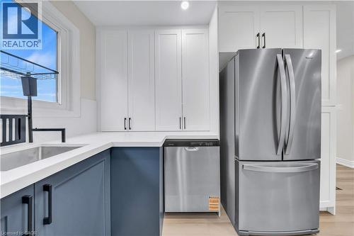 441 West 5Th Street, Hamilton, ON - Indoor Photo Showing Kitchen