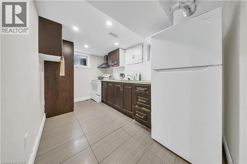 441 West 5Th Street, Hamilton, ON - Indoor Photo Showing Kitchen
