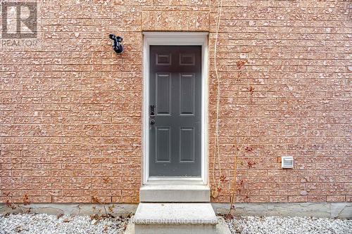 3277 Paul Henderson Drive, Mississauga, ON - Outdoor
