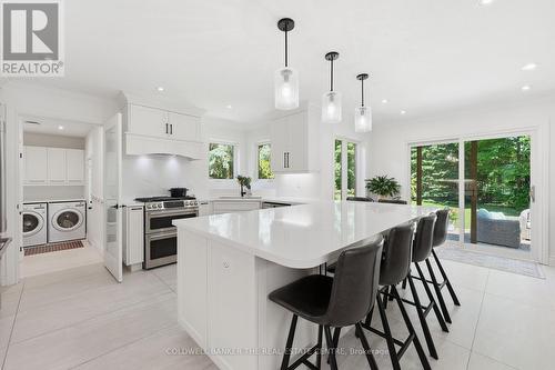 Walkout kitchen to Backyard - 49 Falling Leaf Court, Aurora, ON - Indoor Photo Showing Kitchen With Upgraded Kitchen