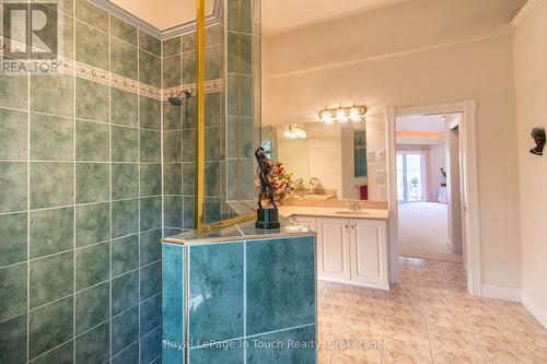 58 Mourning Dove Trail, Tiny, ON - Indoor Photo Showing Bathroom