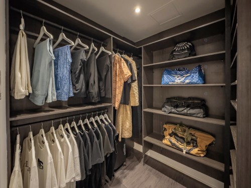 Penderie (Walk-in) - Ph4001-1050 Rue Drummond, Montréal (Ville-Marie), QC - Indoor With Storage