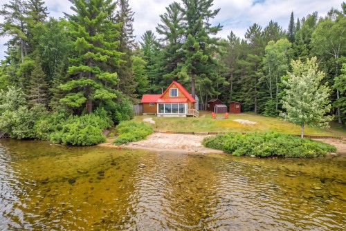 Façade - 17 Ch. Bellevue, Cayamant, QC - Outdoor With Body Of Water