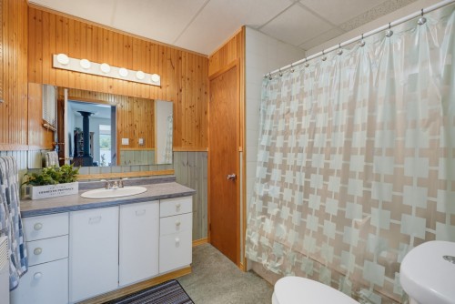 Salle de bains - 17 Ch. Bellevue, Cayamant, QC - Indoor Photo Showing Bathroom