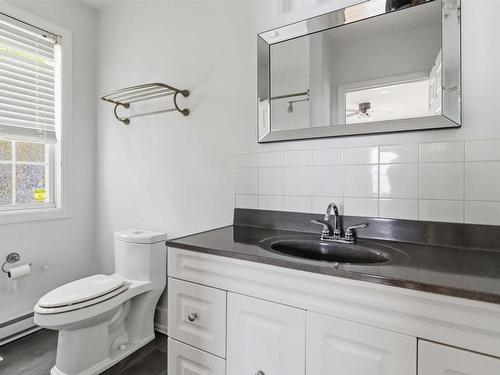 5873 Merkel Street, Halifax, NS - Indoor Photo Showing Bathroom