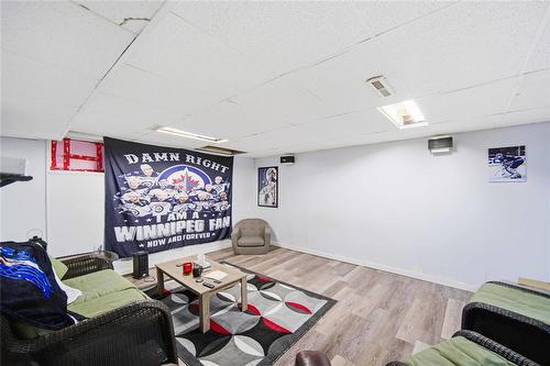 900 Bond Street, Winnipeg, MB - Indoor Photo Showing Basement