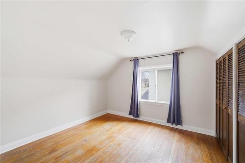 900 Bond Street, Winnipeg, MB - Indoor Photo Showing Other Room
