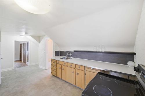 900 Bond Street, Winnipeg, MB - Indoor